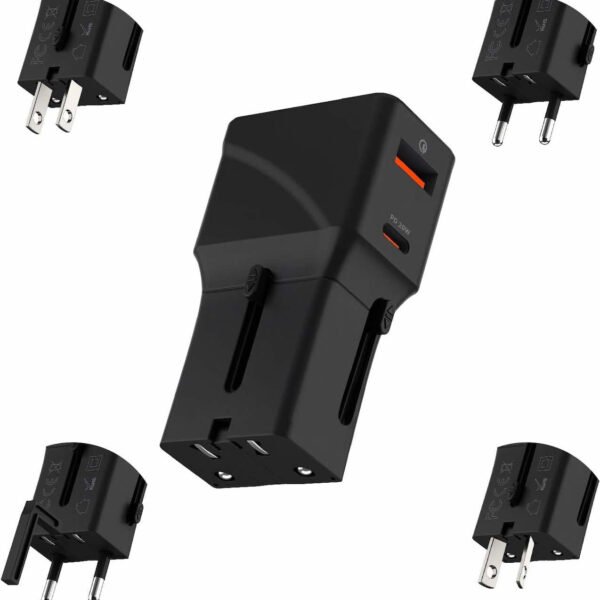 شاحن سفر من Rolling Square / يعطيك 4 مداخل عالمية مع مدخل تايب سي و USB / قوة 20 واط